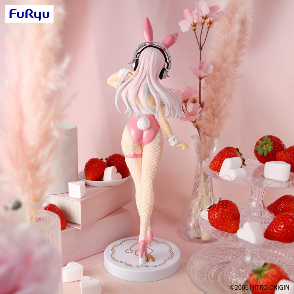 Super Sonico PVC Statue Super Sonico Bunny Girl Figure Pink Ver.
