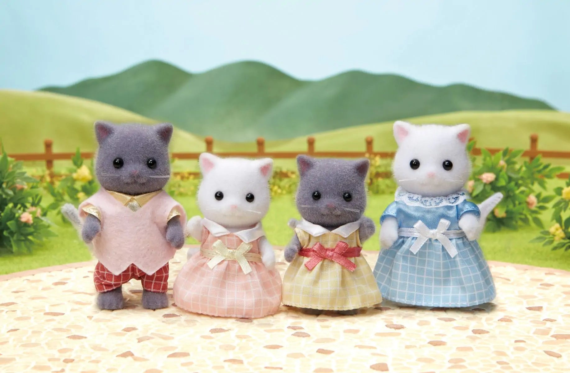 Sylvanian Families Persian Cat Family