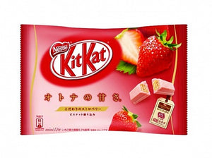 Strawberry Kit Kat Chocolate Pack